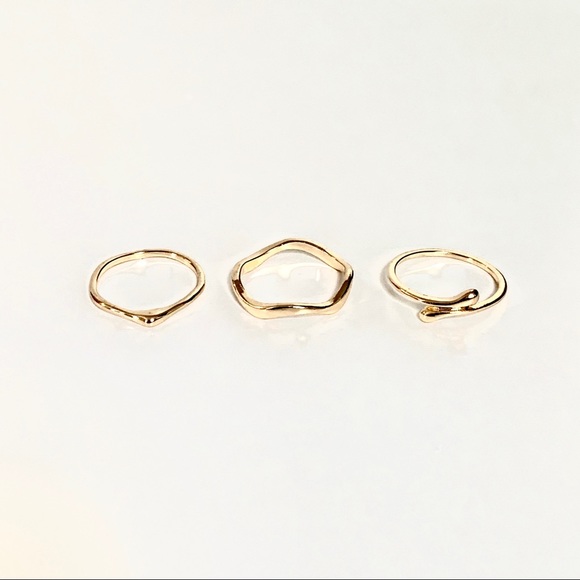 H&M | Set of 3 stackable gold dainty rings - Picture 2 of 3